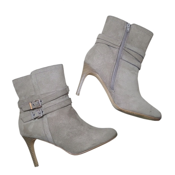 EXPRESS Faux Suede Buckle Strap Side Zip Ankle Boots Taupe Size 8 - Picture 1 of 16